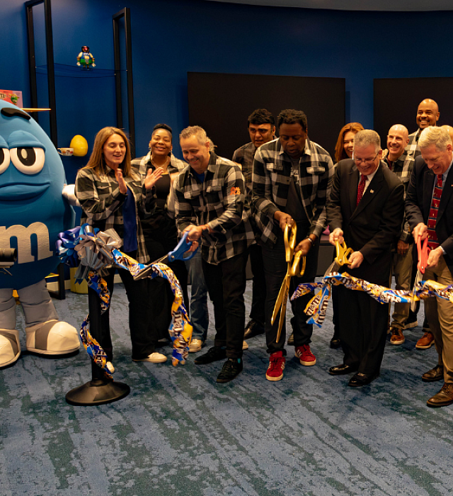 Ribbon cutting at Mars' new Hackettstown, NJ site