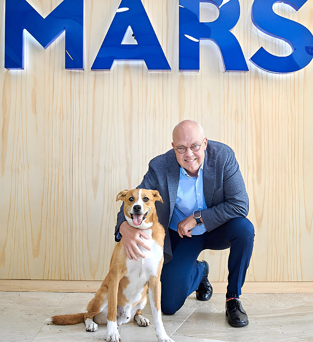 Red collar pet food mars 2025