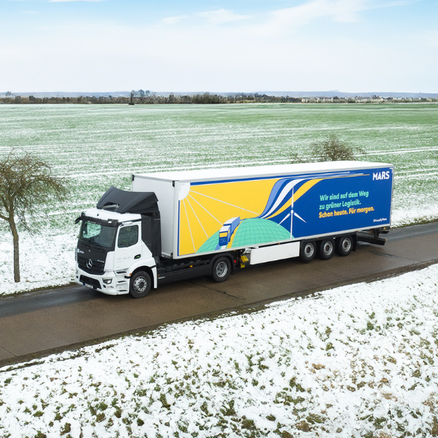 Einride's electric, heavy duty truck on the road