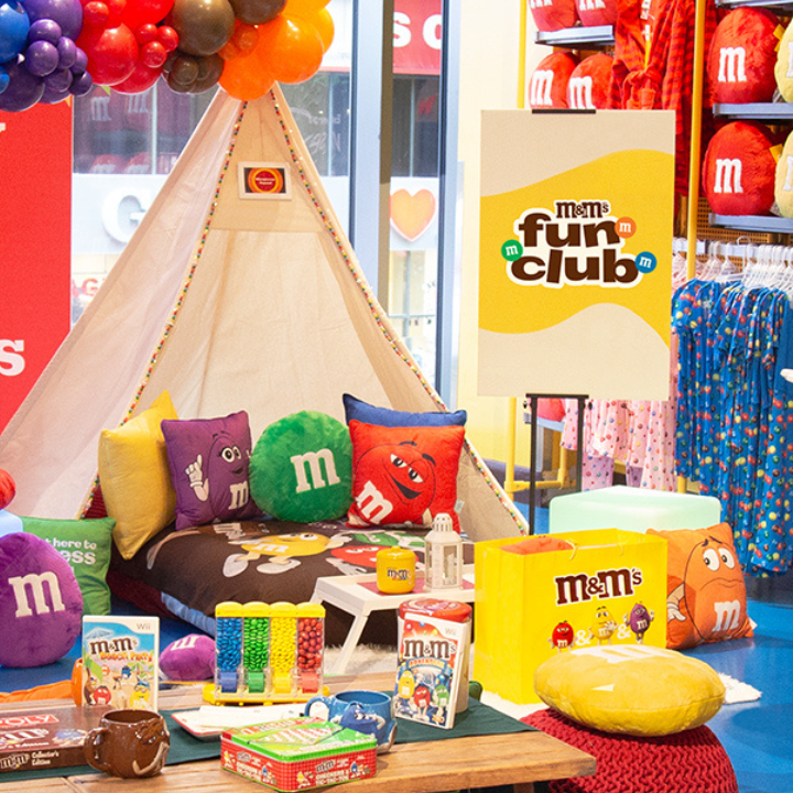 In celebration of the launch of M&M’S® Fun Club, the iconic chocolate candies brand is offering the sweetest and dreamiest experience to one lucky M&M'S Fun Club member and four of their friends – a sleepover at the M&M’S Times Square store!