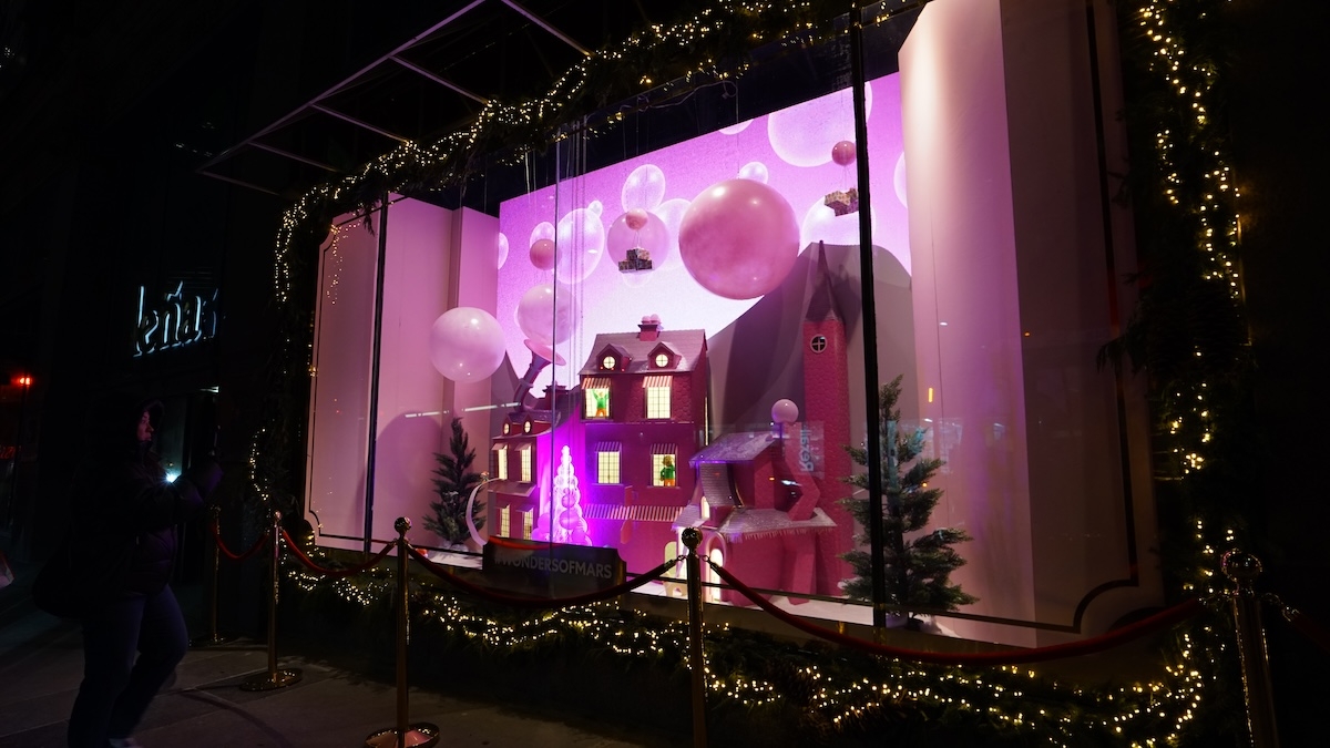 Hubba Bubba window display