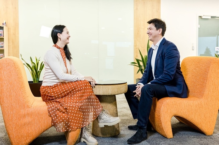 Беседа в офисе