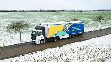 Einride's electric, heavy duty truck on the road