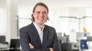 Carsten Simon Mars Wrigley Fullsize Small