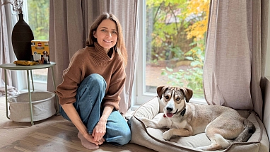 20251009_Mars_Eva_Padberg mit Hund Fonsi aus Rumaenien_Pro Adoption_1