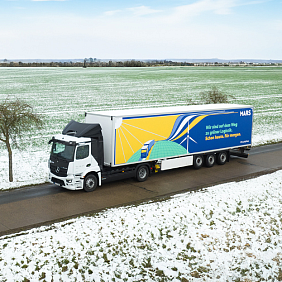 Einride's electric, heavy duty truck on the road