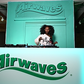 Mars_Wrigley_AIRWAVES_OWL BeautyinBlack